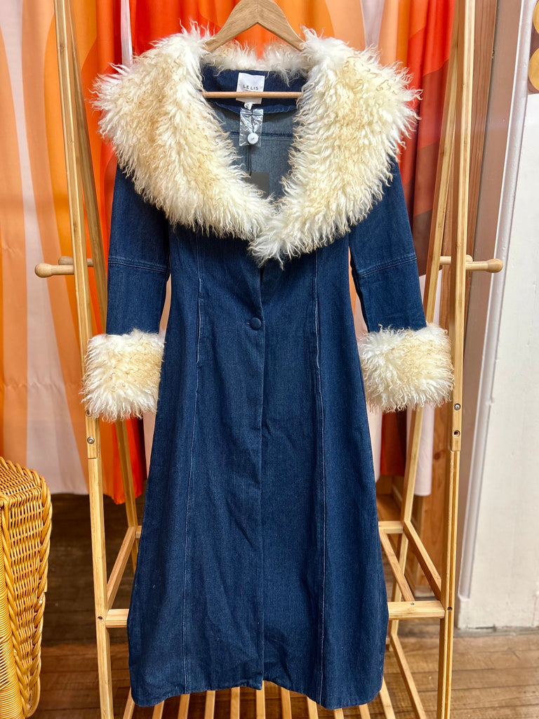 Fur trench 2025