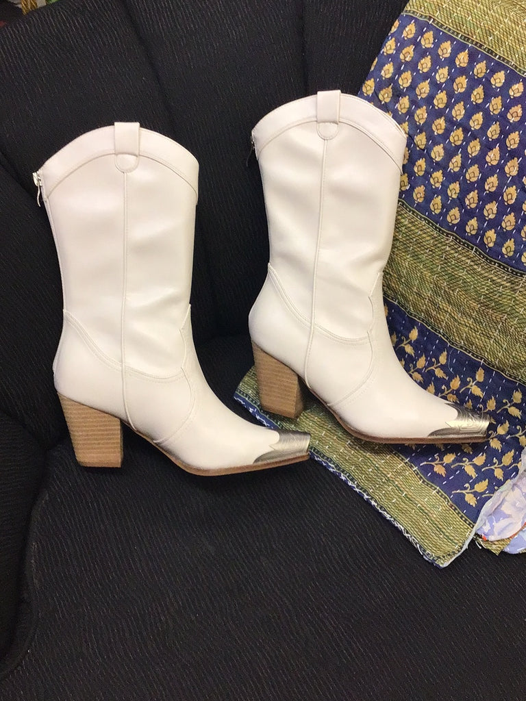 Dakota Silver Toe Ivory Boots
