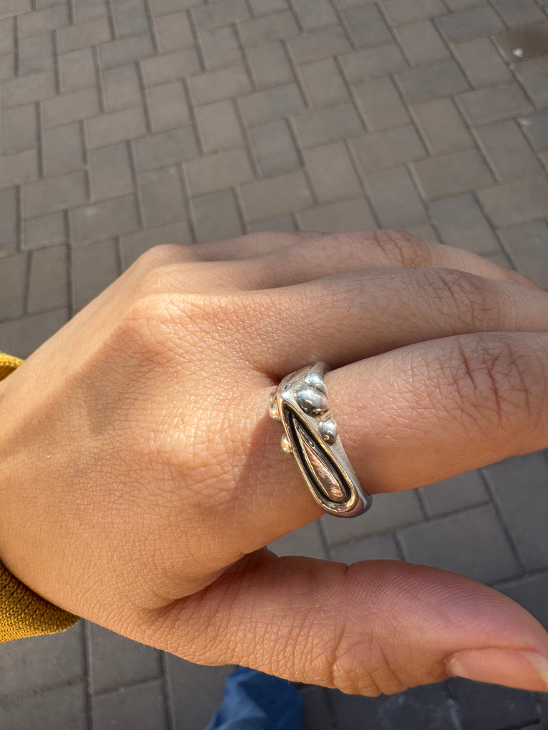 Regal Point Ring