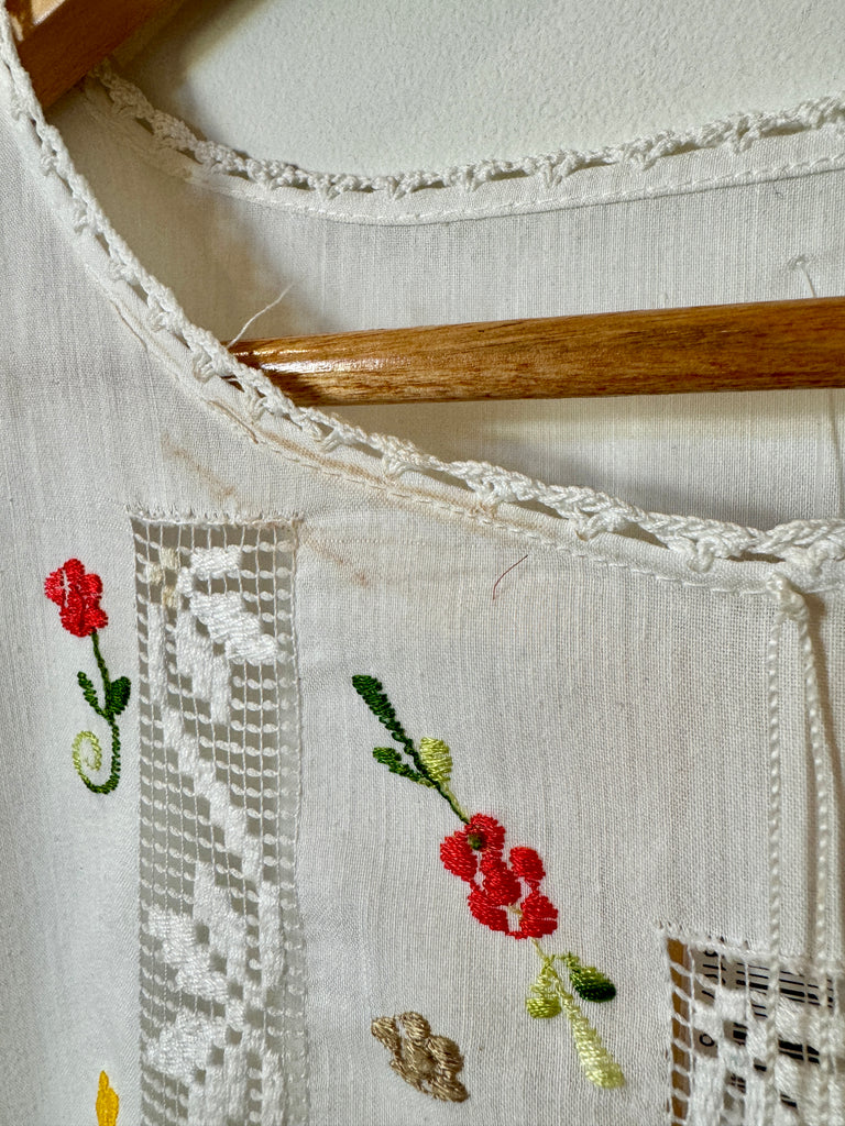 Vintage Embroidered Flower White Cotton Blouse