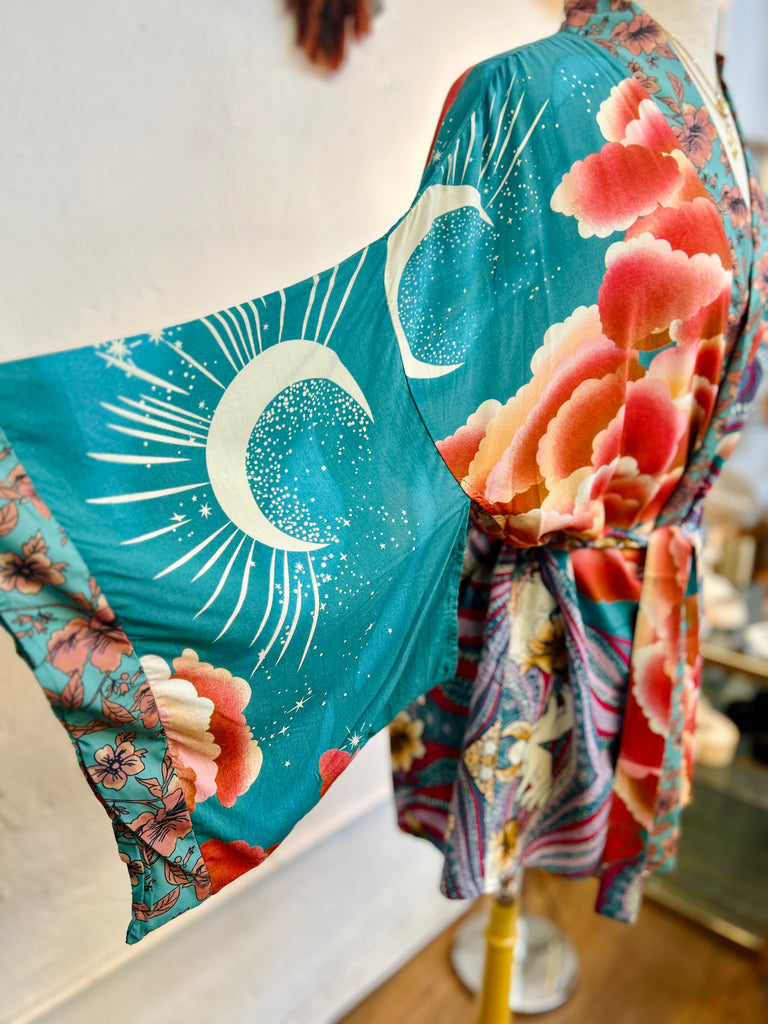 Graphic Print Kimonos