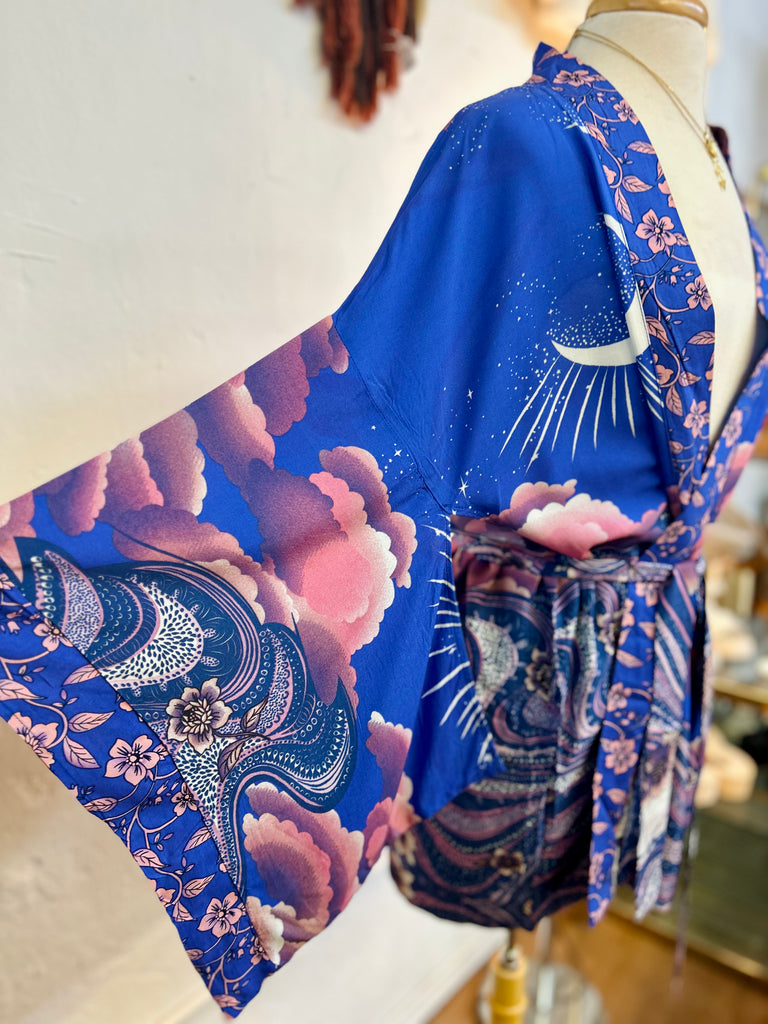 Graphic Print Kimonos