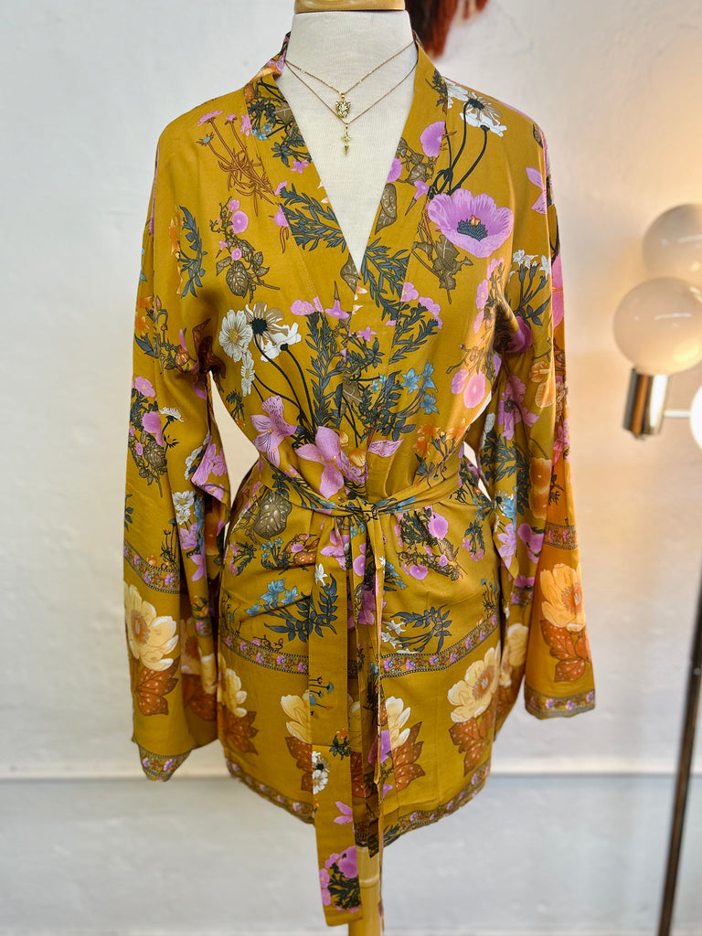 Graphic Print Kimonos