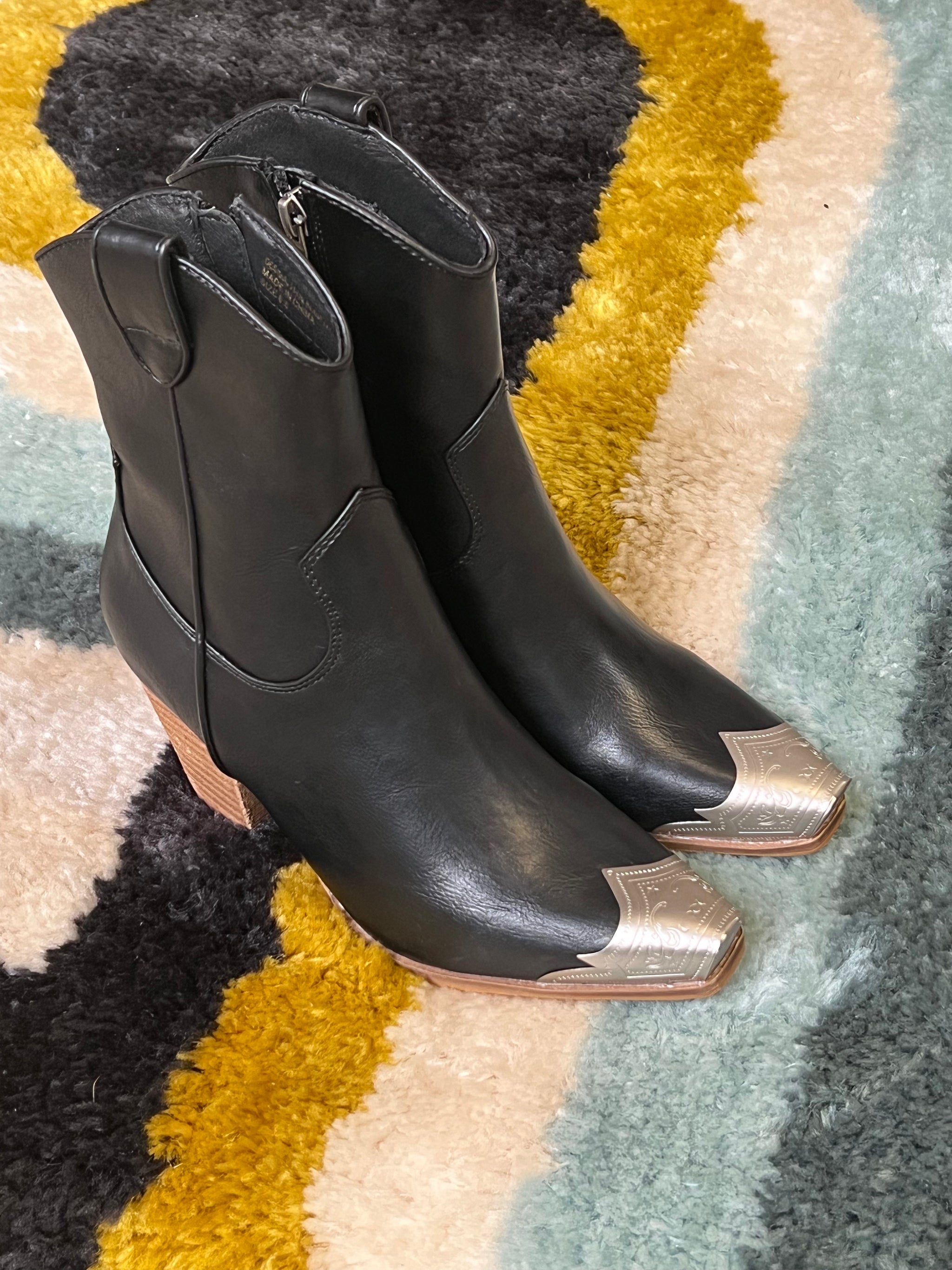 Dakota Silver Toe Black Boots Classic Rock Couture