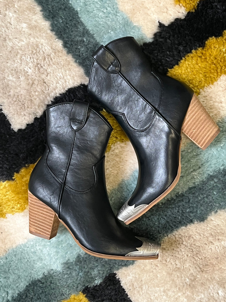 Dakota Silver Toe Black Boots