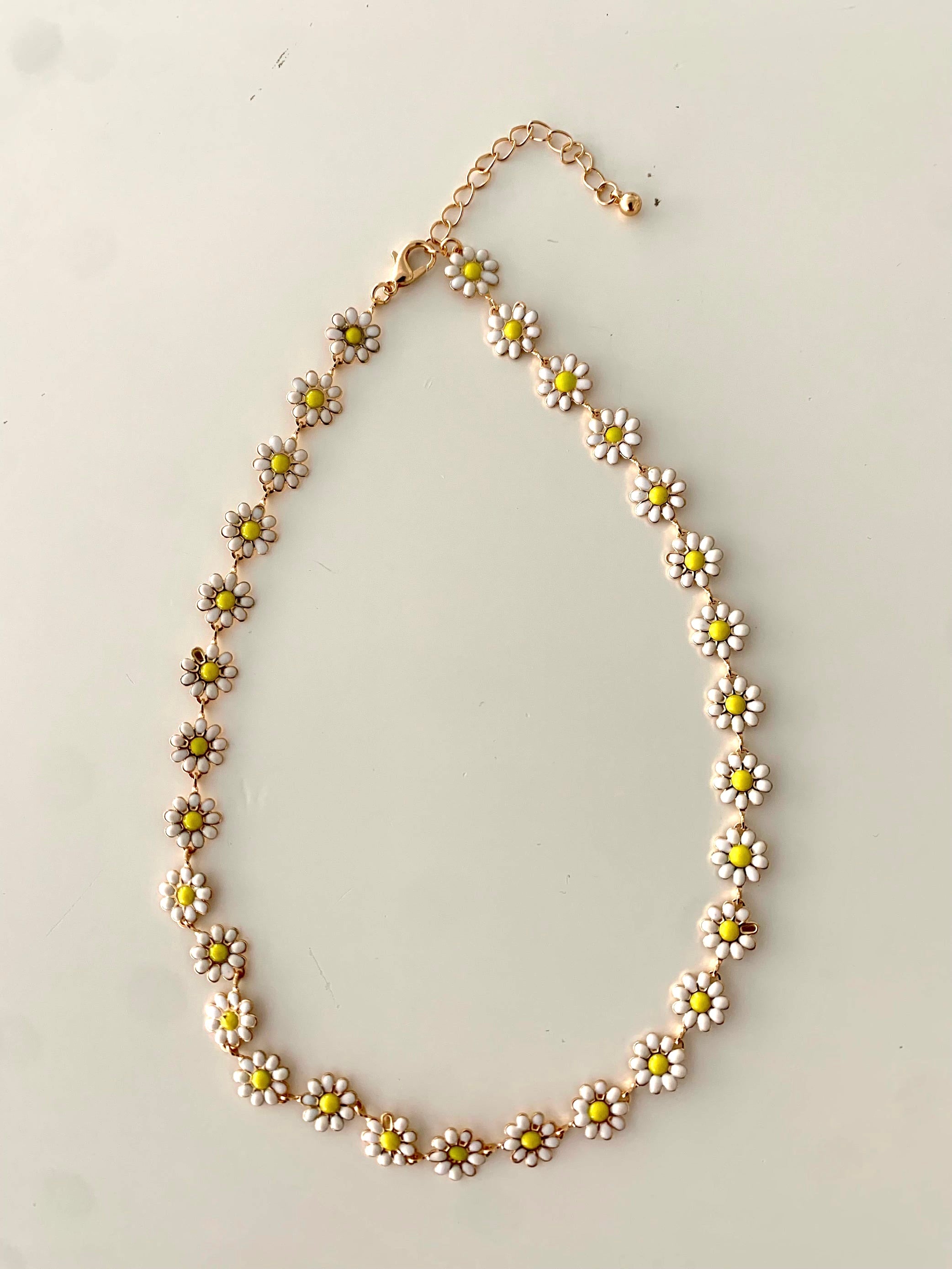 Gold Chain Choker and White Daisy Necklace Set Gold Choker - Etsy in 2023 |  Flower choker necklace, Gold chain choker, Daisy necklace